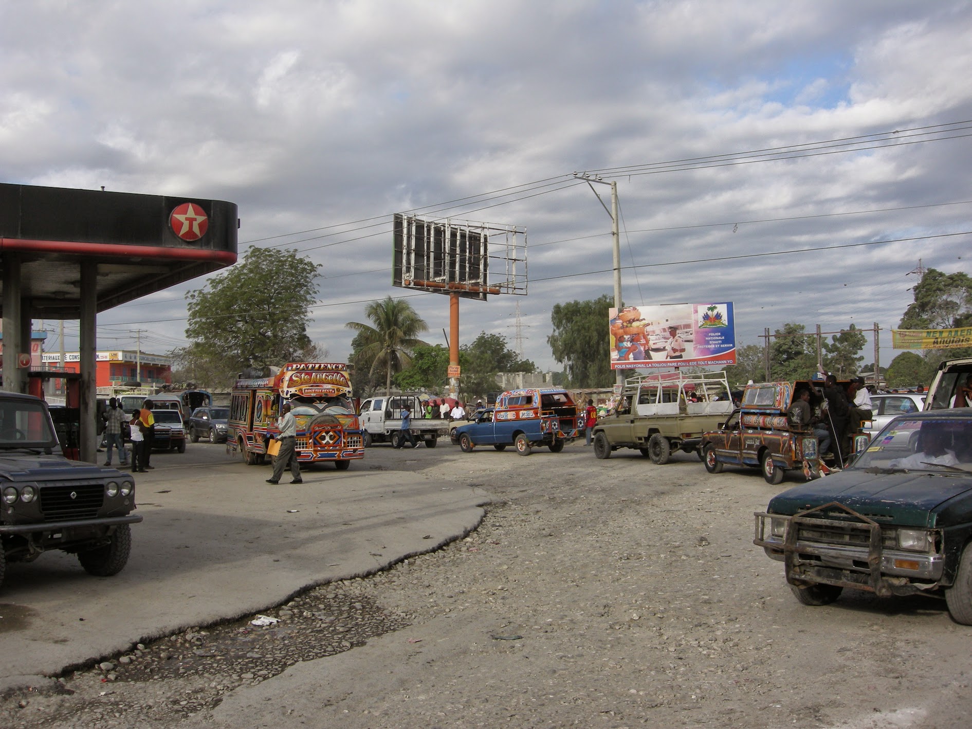 Gang wars overrun PortauPrince CHVNRadio Southern Manitoba's hub